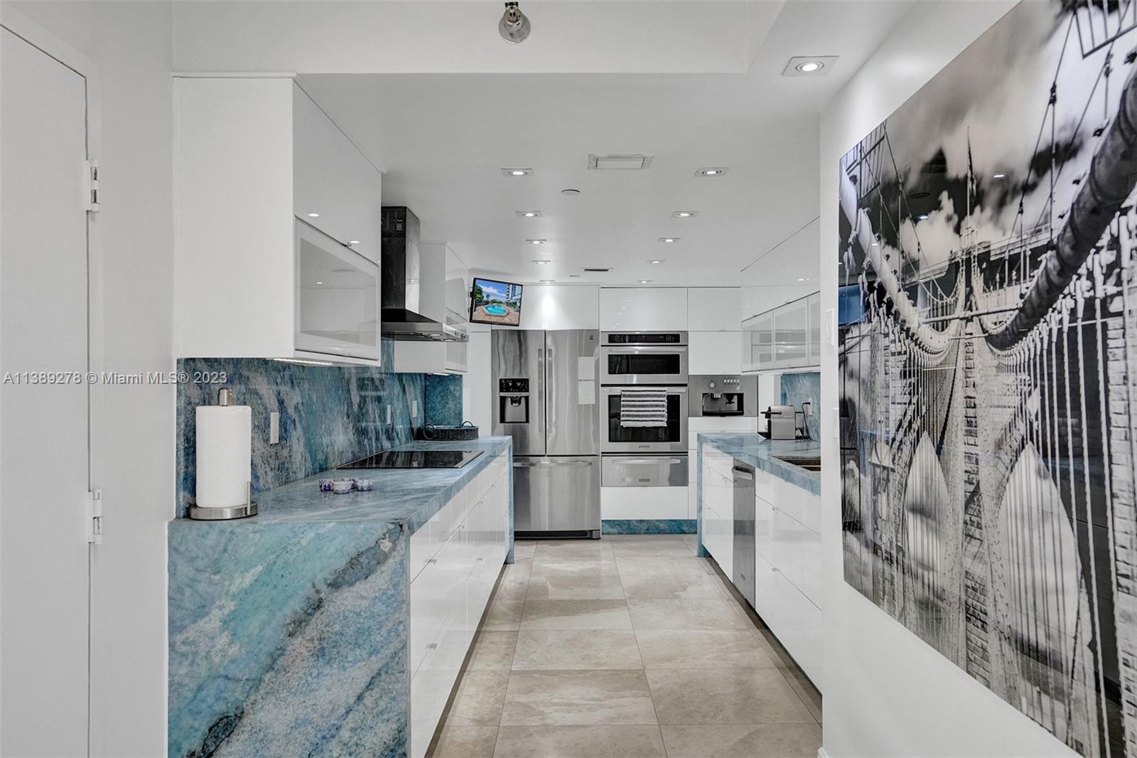 3200 Collins Ave Unit: 7-1