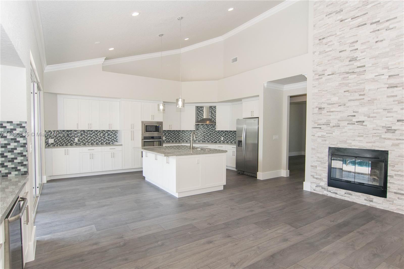 3799 Lancewood Dr Unit: 3799