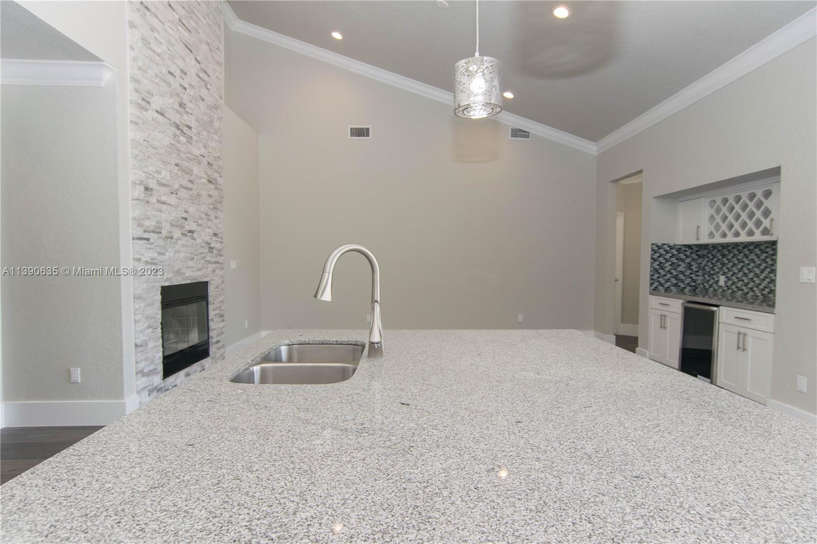 3799 Lancewood Dr Unit: 3799