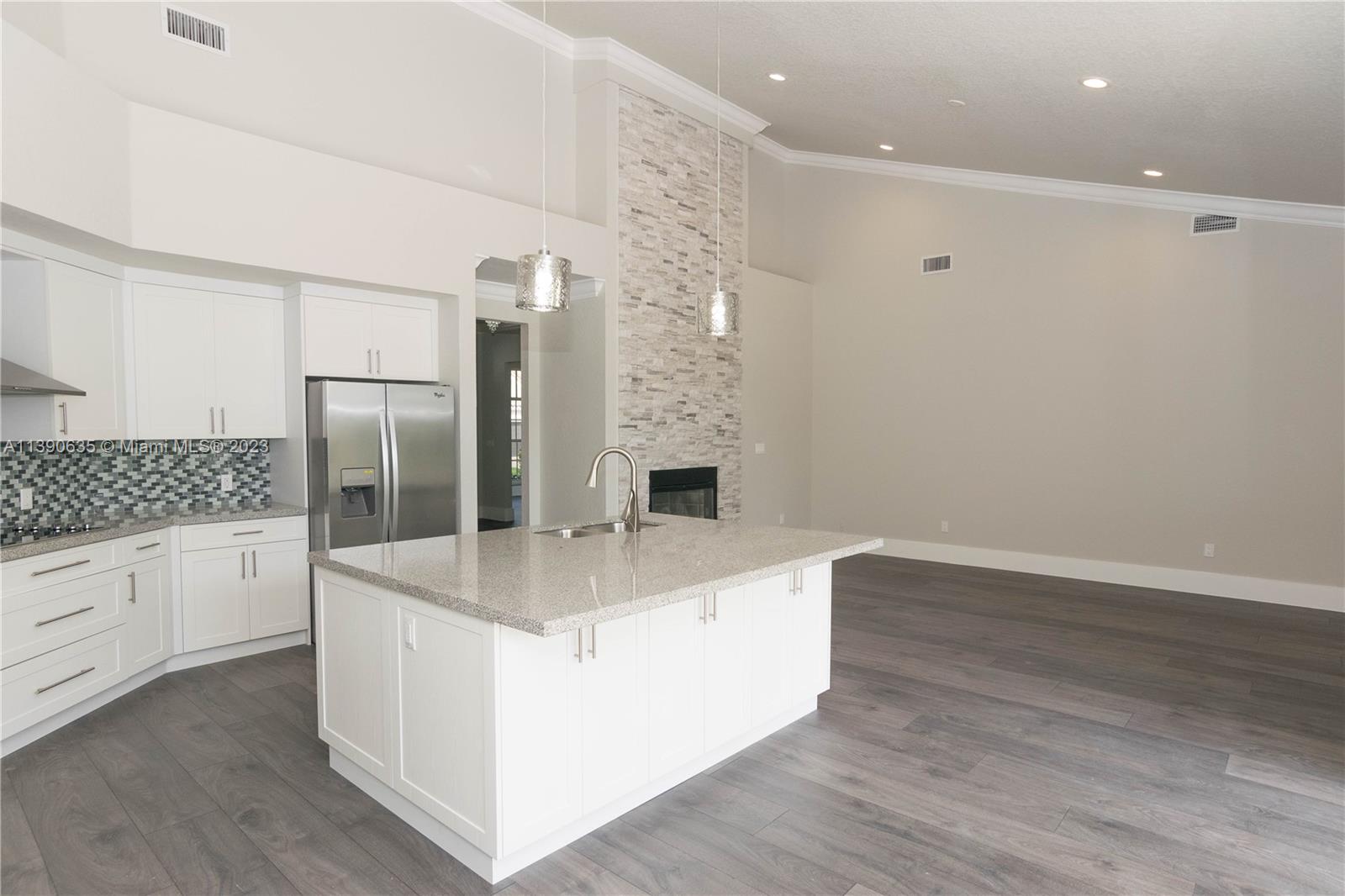 3799 Lancewood Dr Unit: 3799