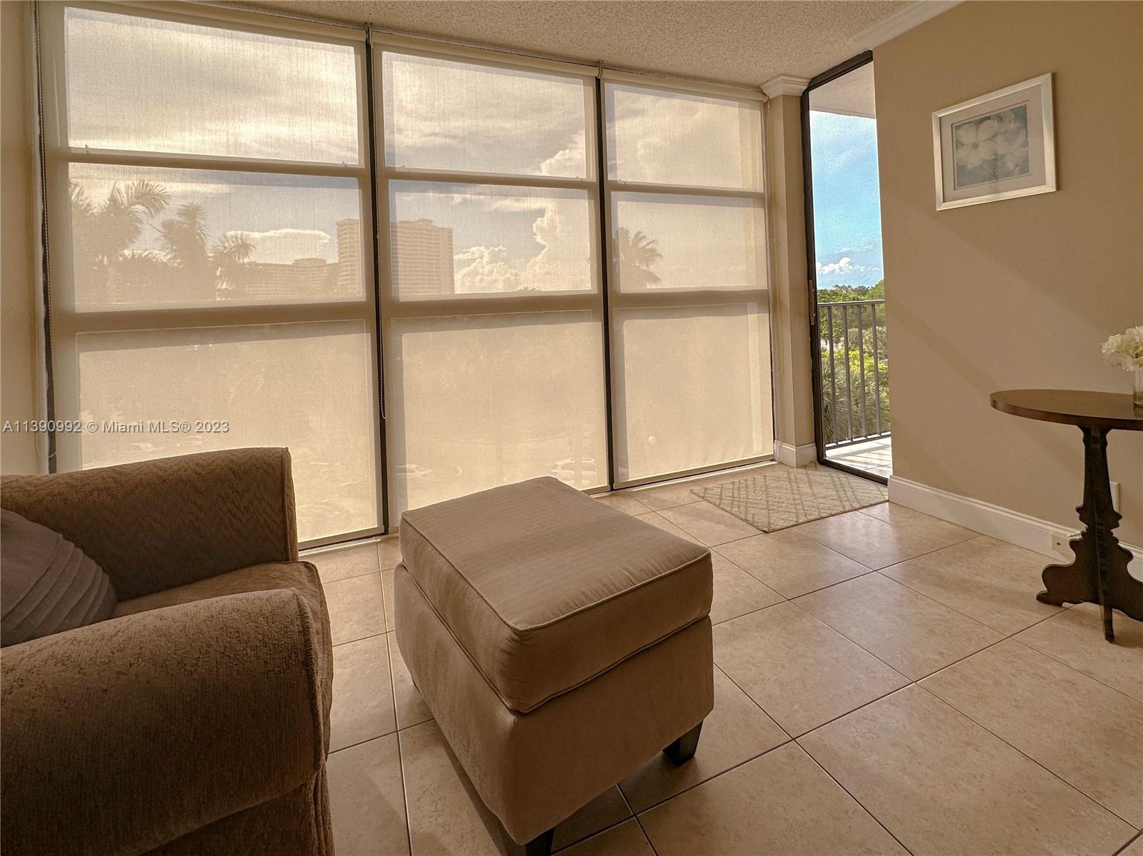 200 Leslie Dr # 505