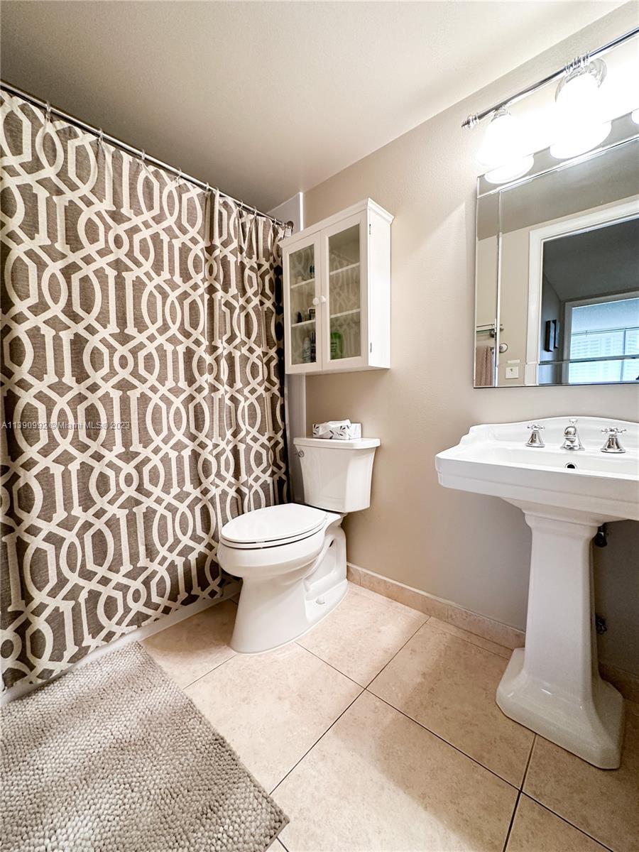200 Leslie Dr # 505