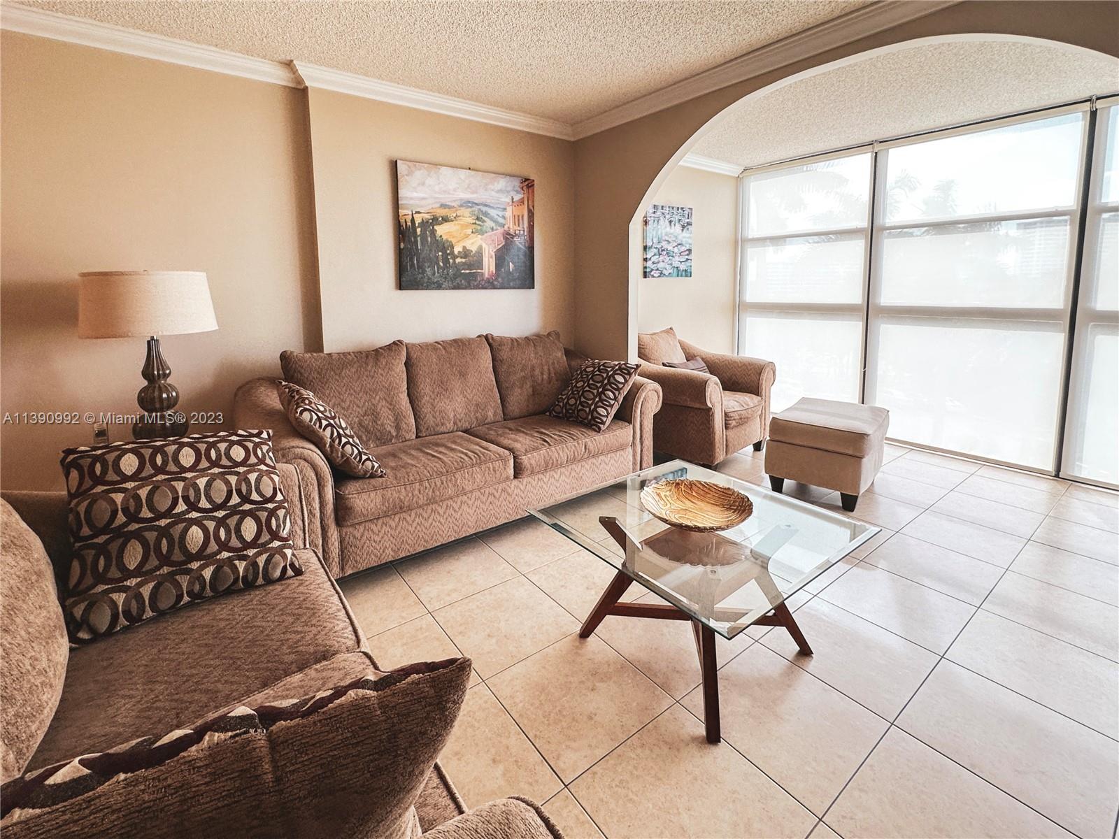 200 Leslie Dr # 505