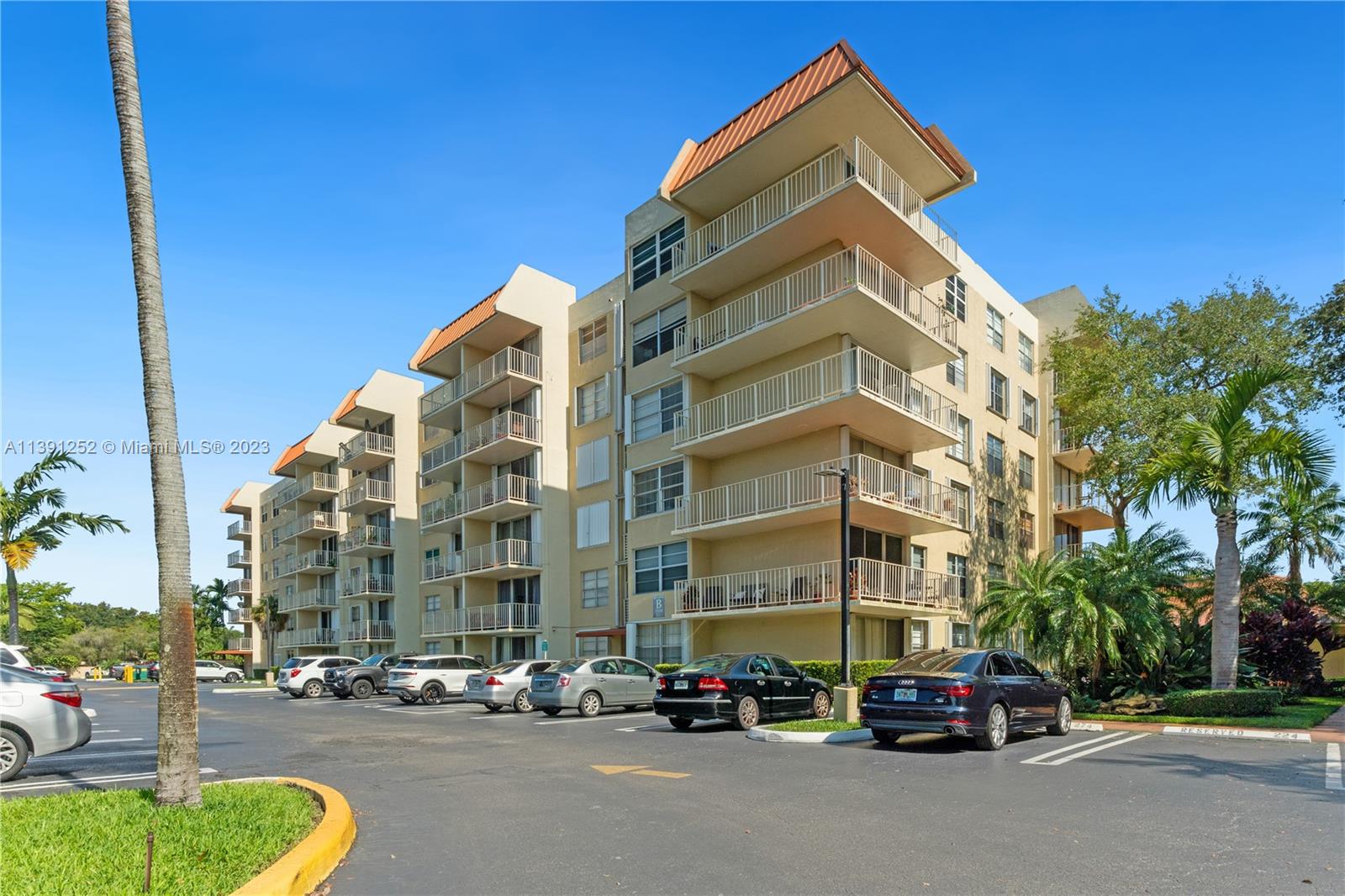 13120 SW 92nd Ave # 208 Unit: B-208