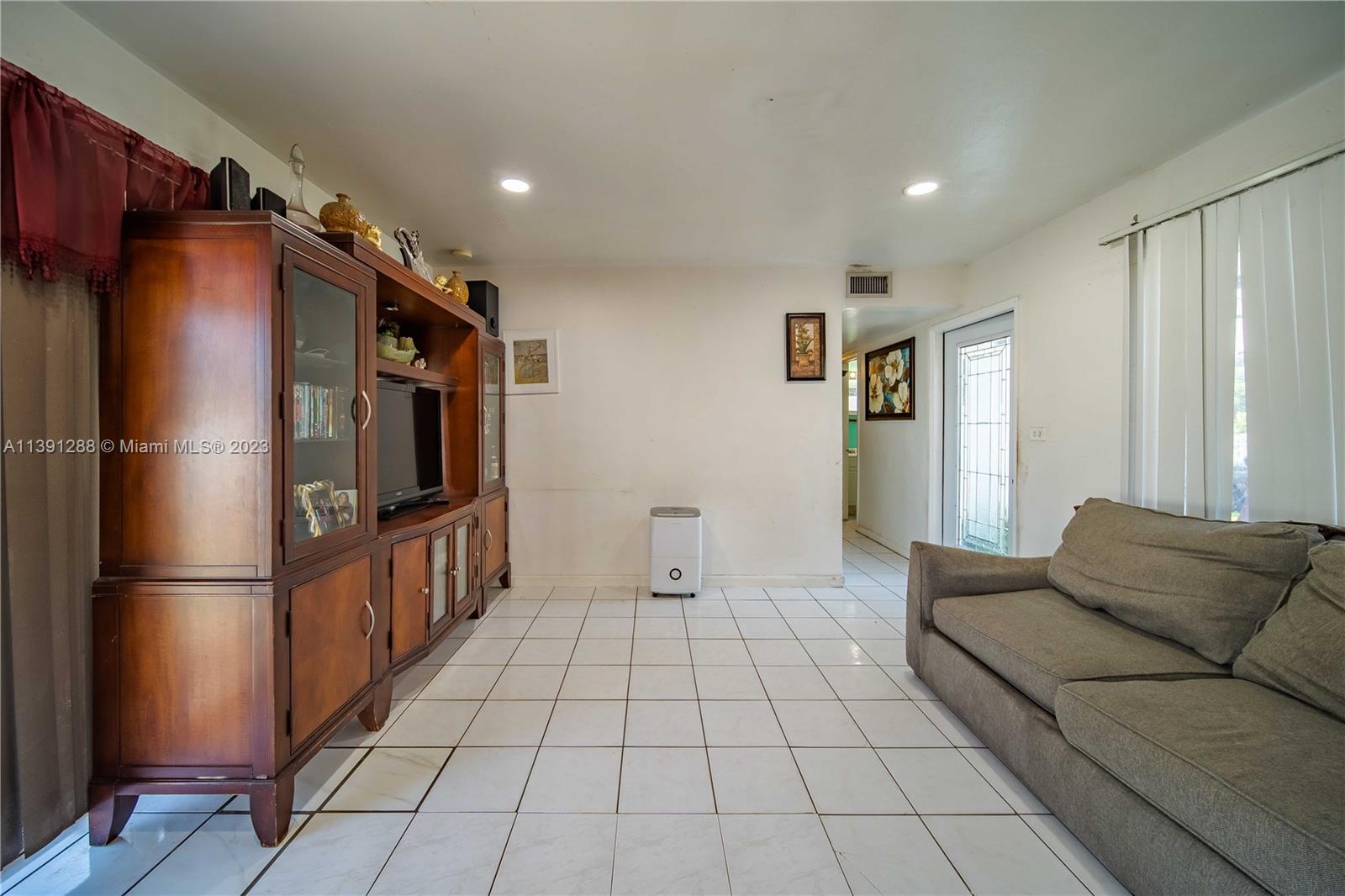 2315 NW 207th St