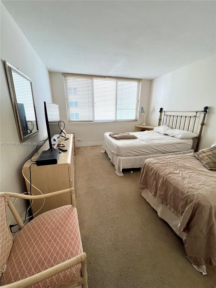5005 Collins Ave # 1023