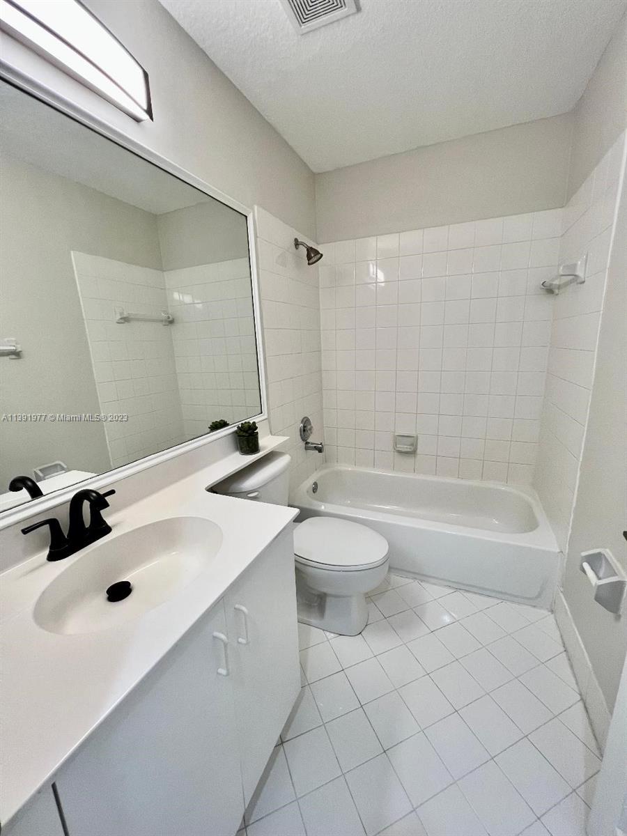 11190 NW 73rd Ter Unit: 11190