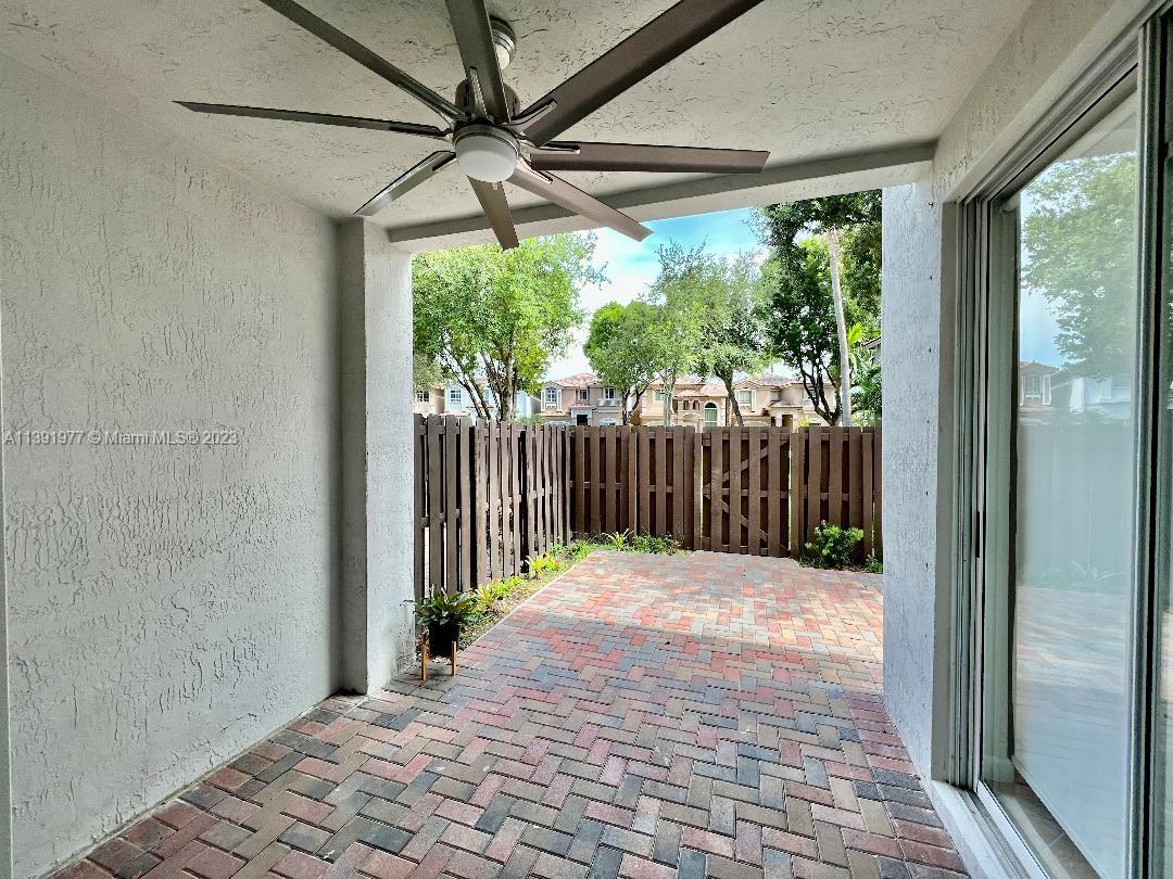 11190 NW 73rd Ter Unit: 11190