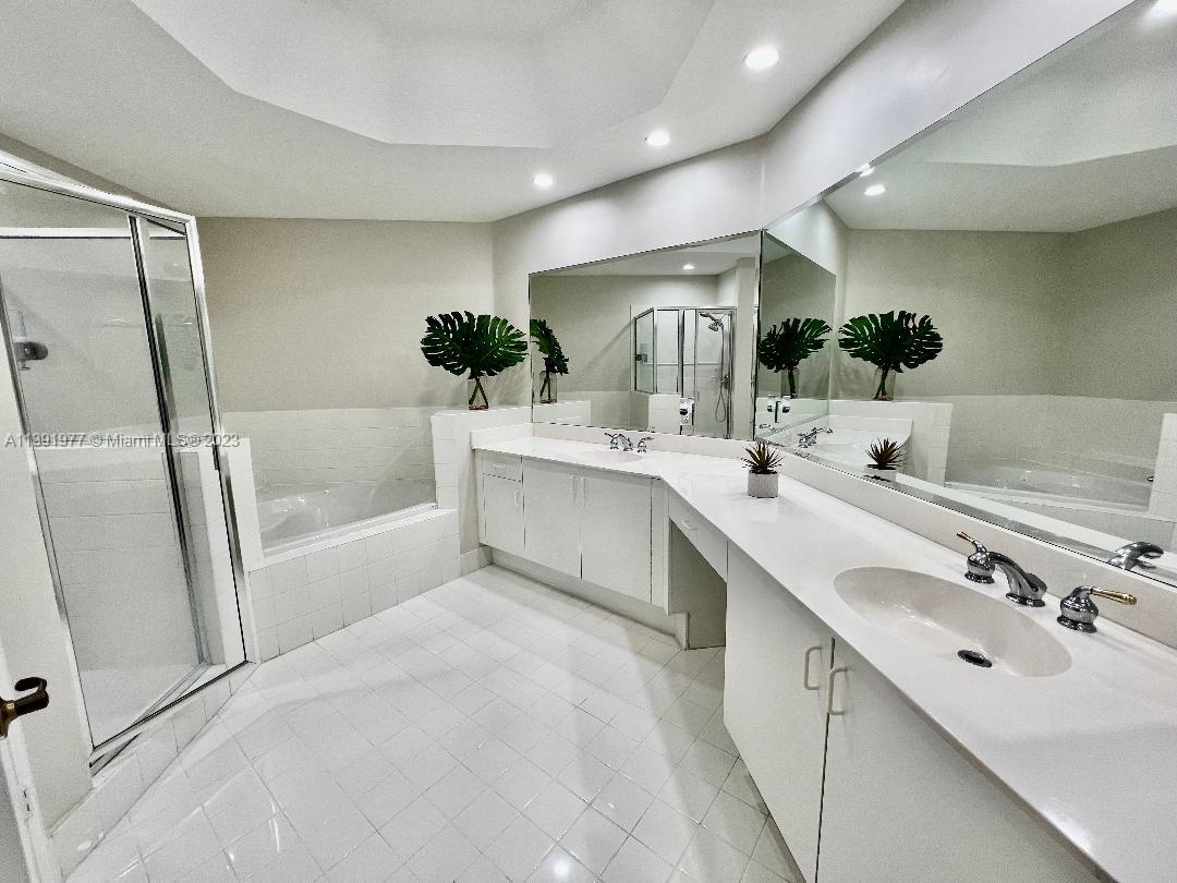 11190 NW 73rd Ter Unit: 11190