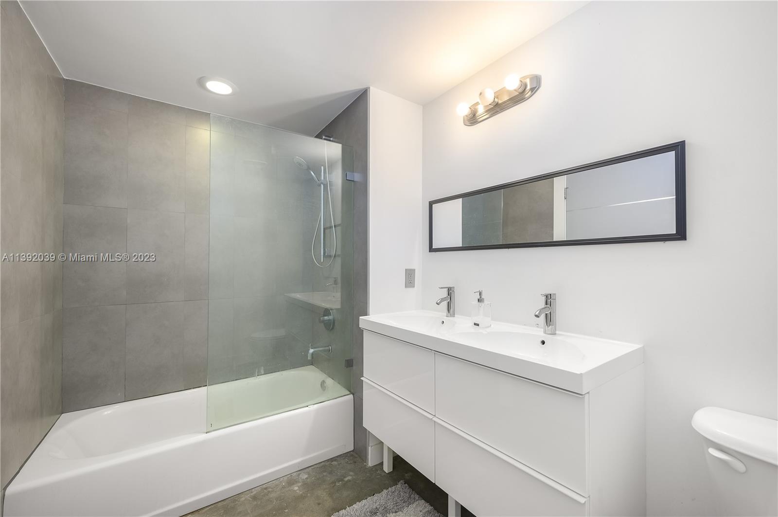 3180 SW 22nd Ter Unit: TLL3
