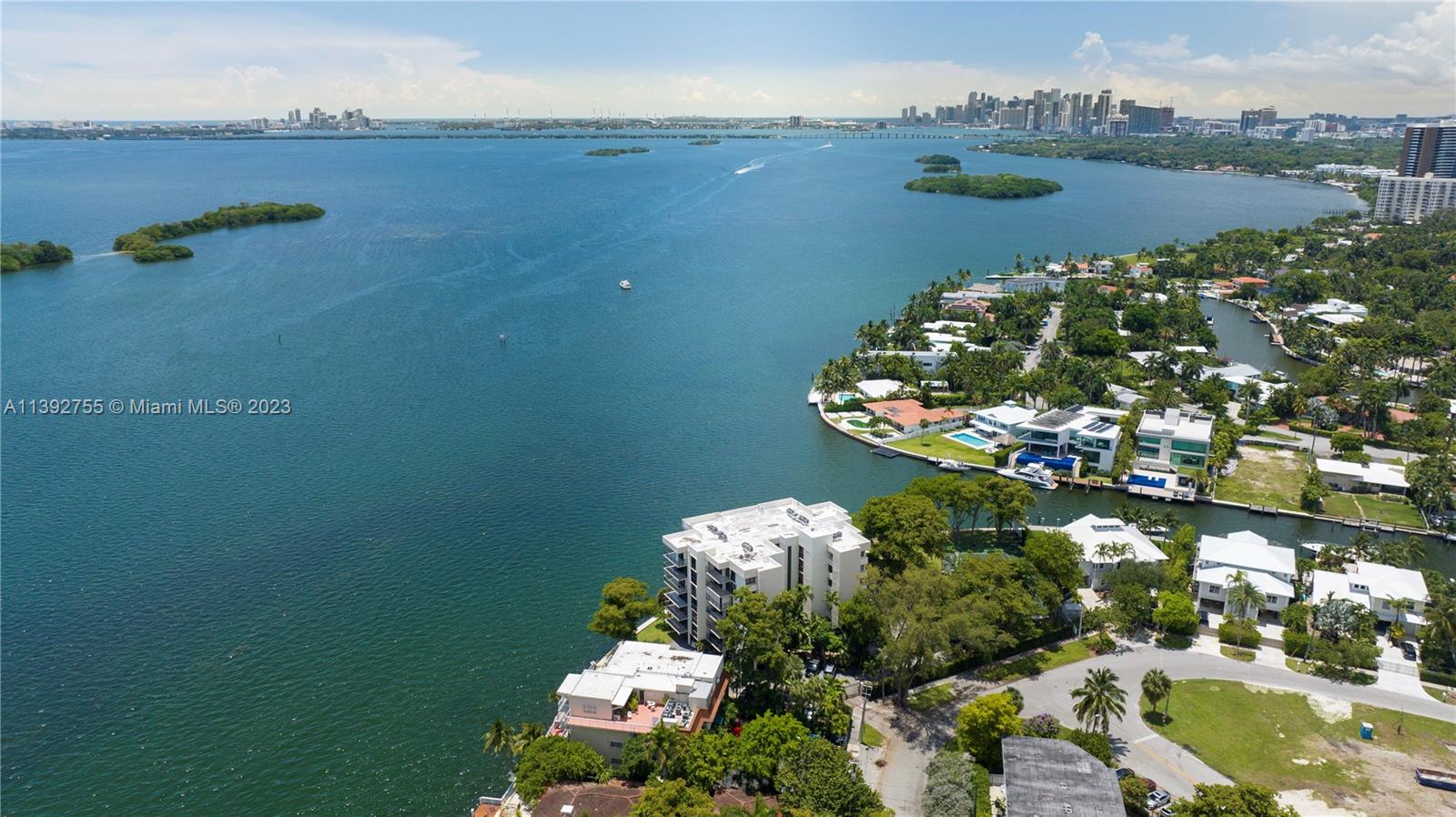 7751 NE Bayshore Ct # 3A