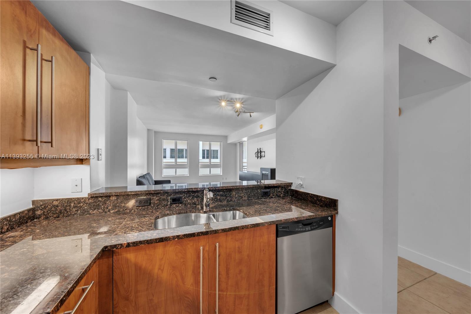 7350 SW 89th St Unit: 709S