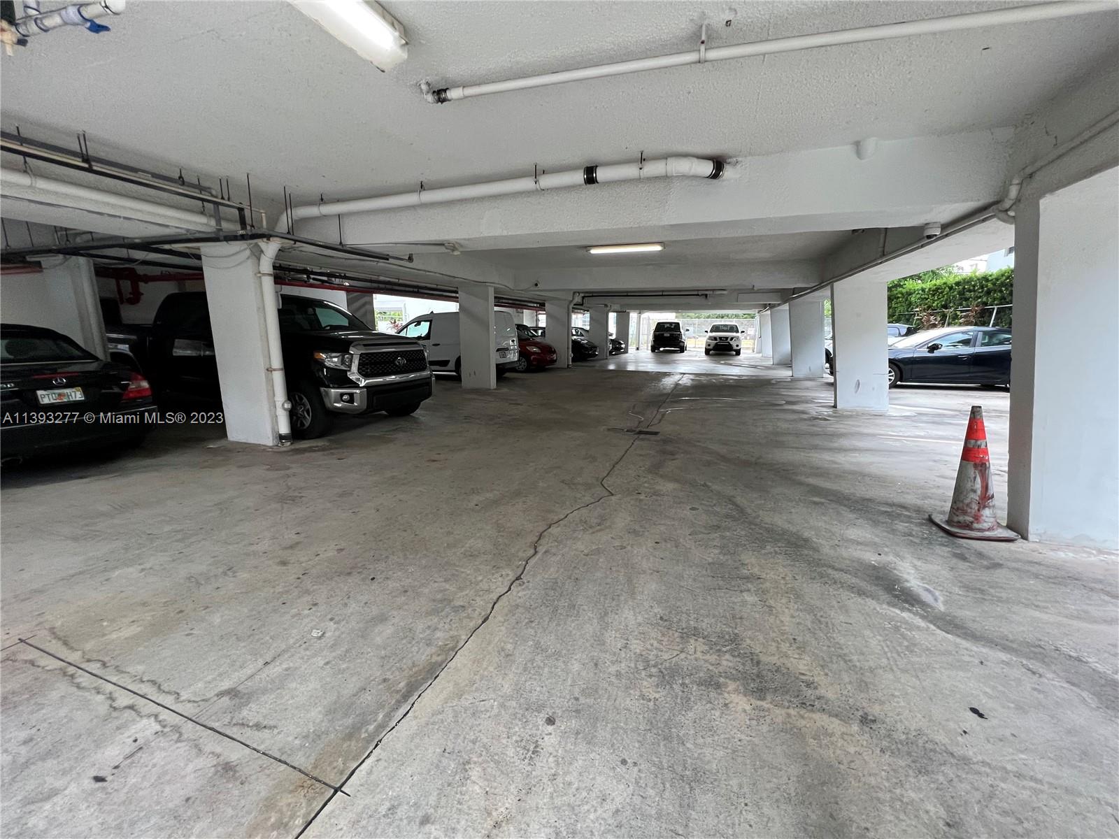 240 Collins Ave # 4B