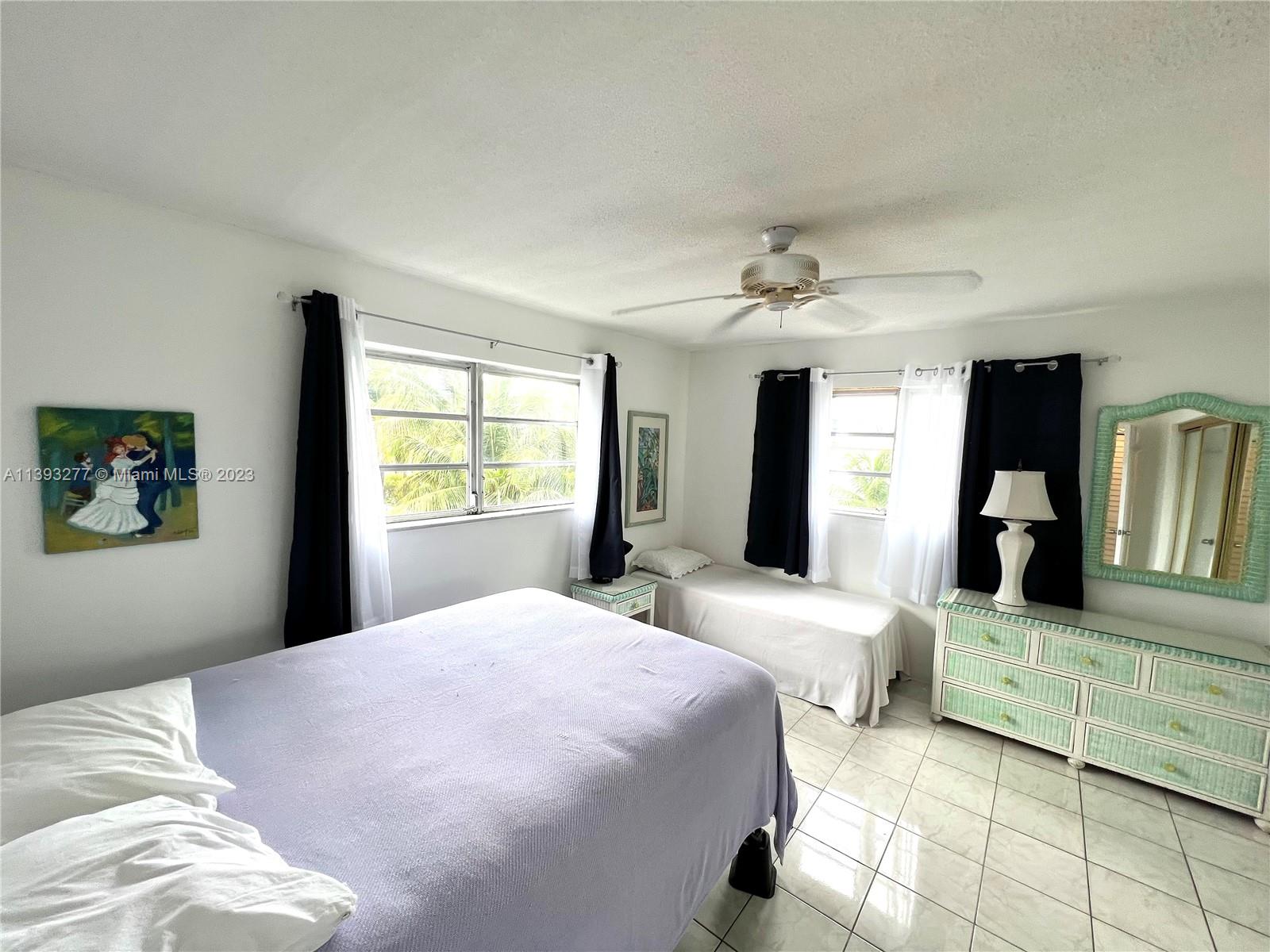 240 Collins Ave # 4B