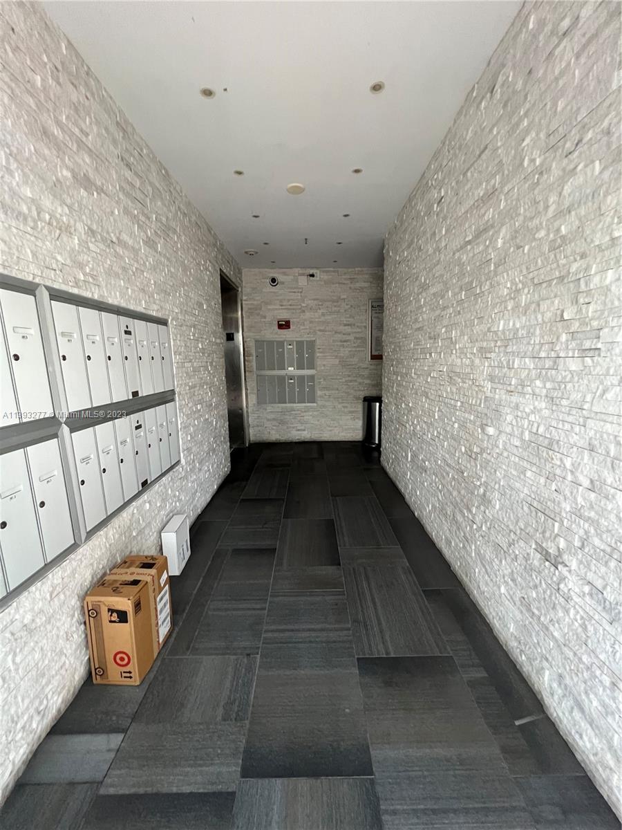 240 Collins Ave # 4B