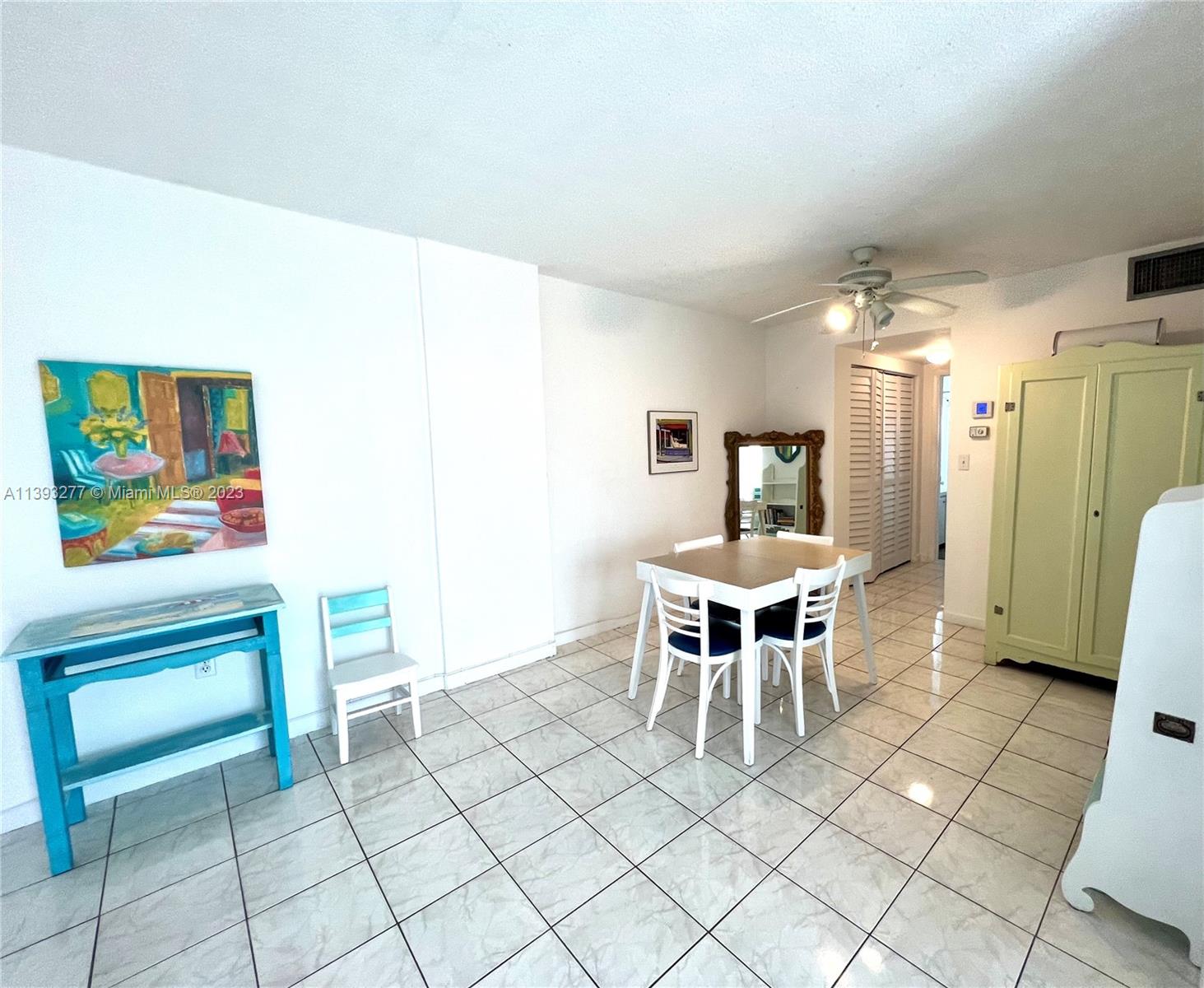 240 Collins Ave # 4B