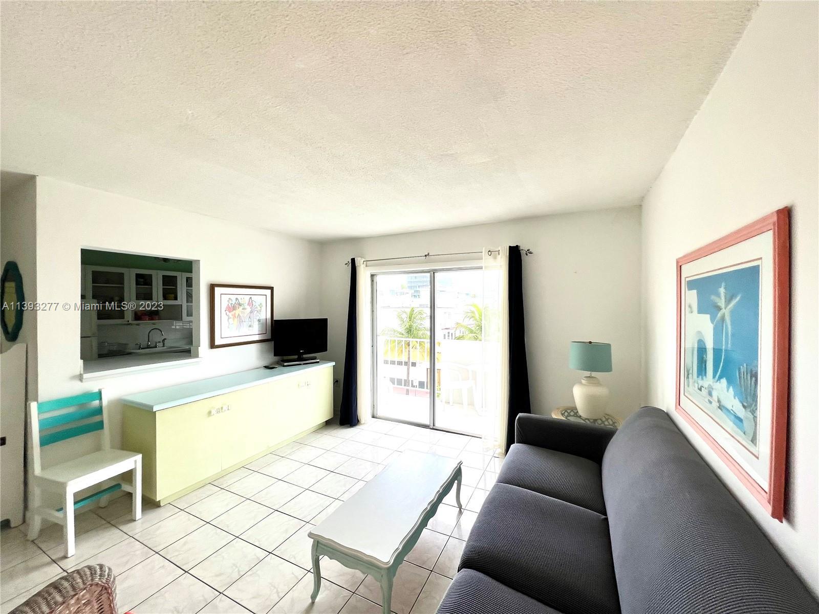 240 Collins Ave # 4B