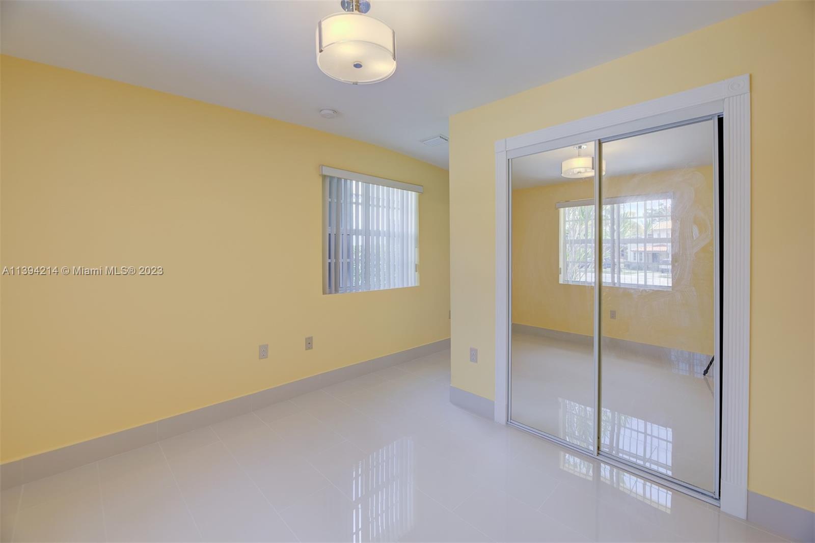 2315 SW 26th Ter