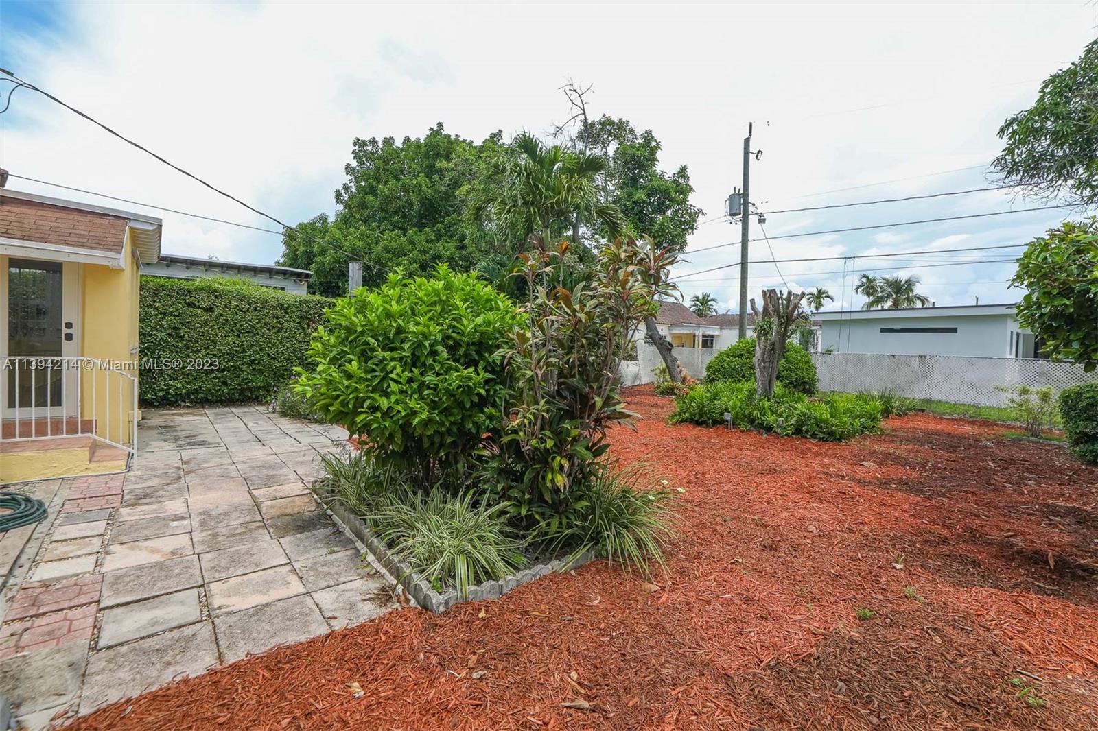 2315 SW 26th Ter