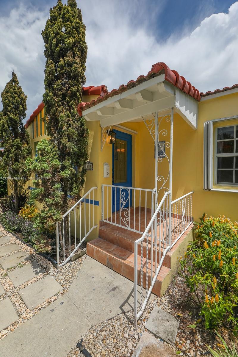2315 SW 26th Ter