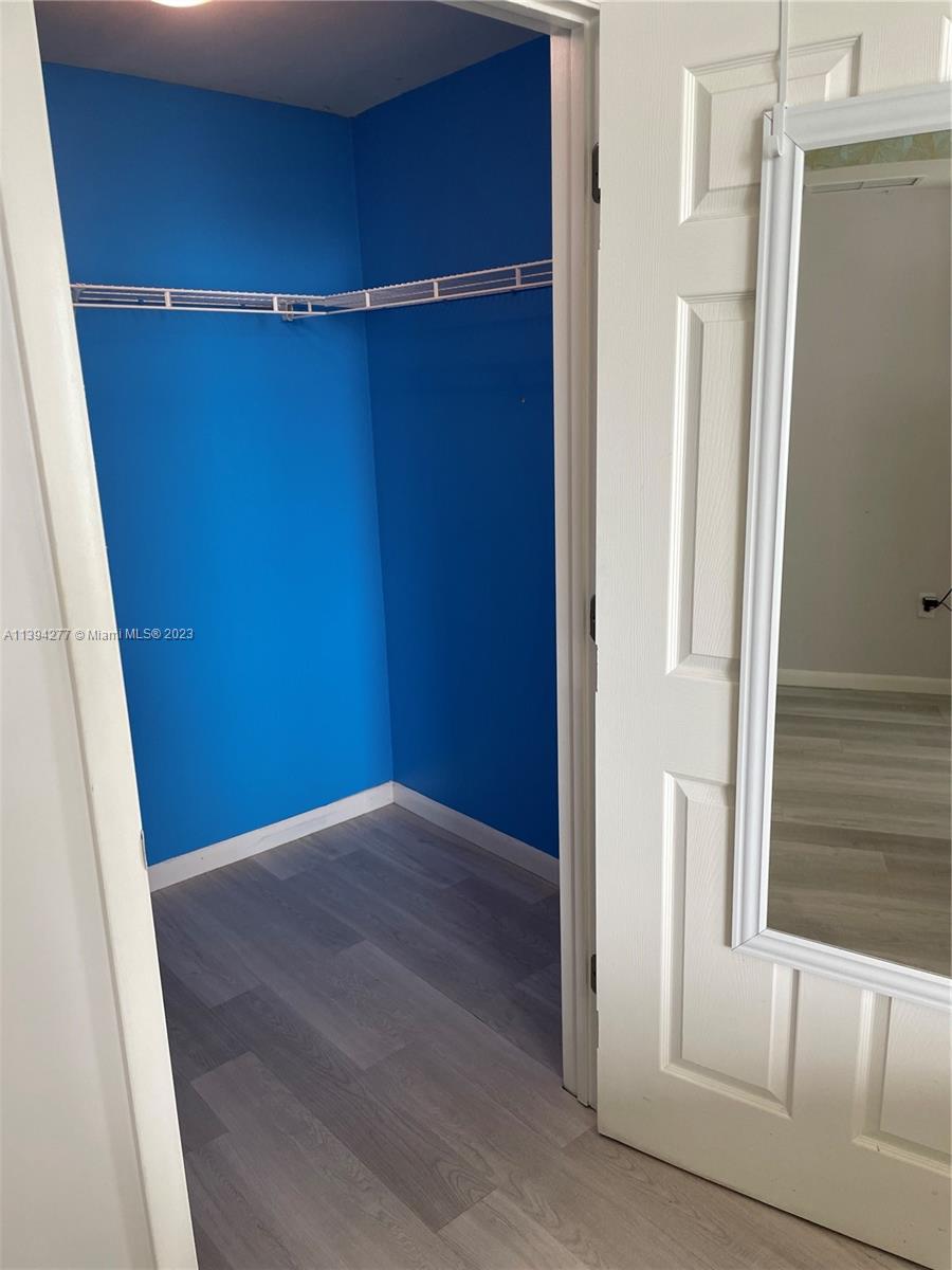 253 NE 2nd St Unit: 2304