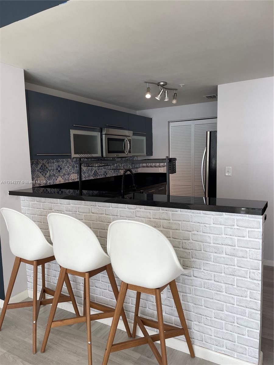 253 NE 2nd St Unit: 2304