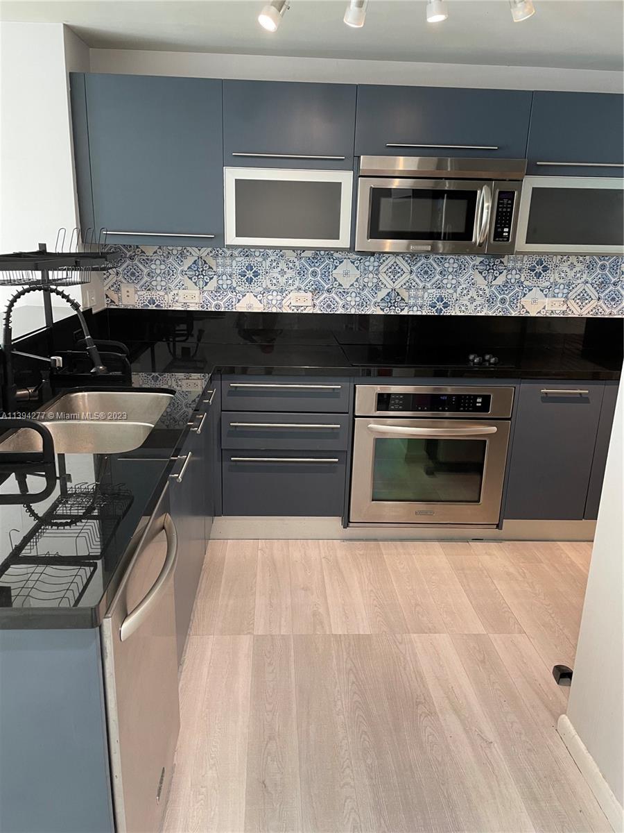 253 NE 2nd St Unit: 2304