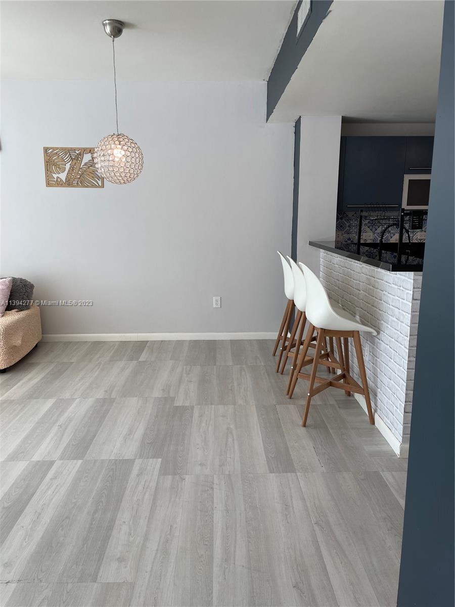 253 NE 2nd St Unit: 2304