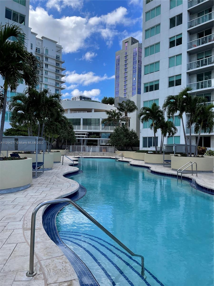 253 NE 2nd St Unit: 2304