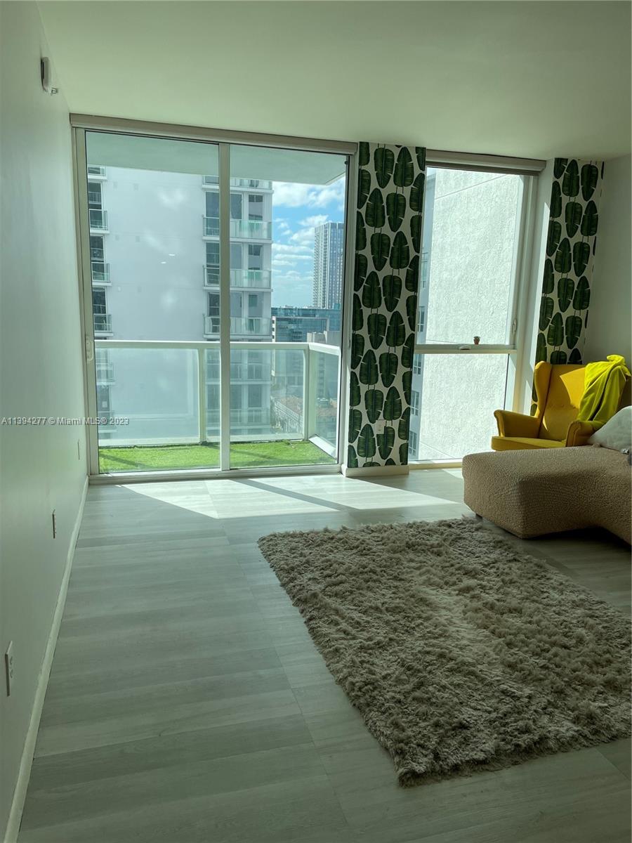 253 NE 2nd St Unit: 2304