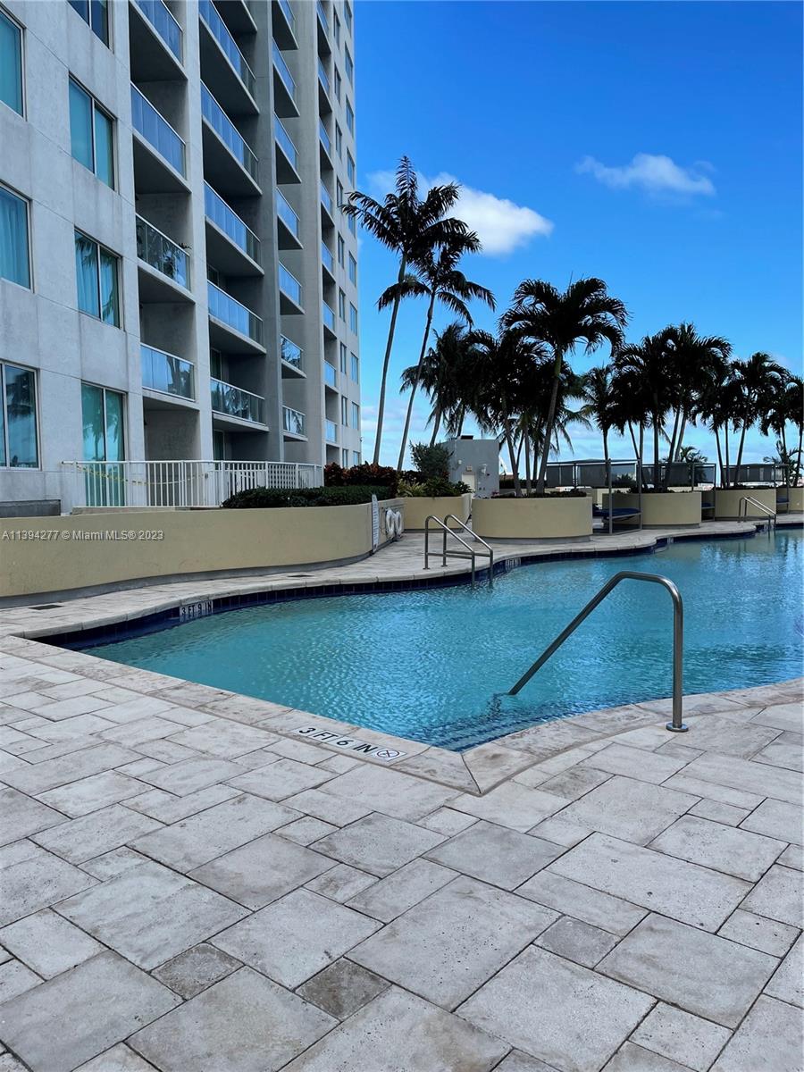 253 NE 2nd St Unit: 2304
