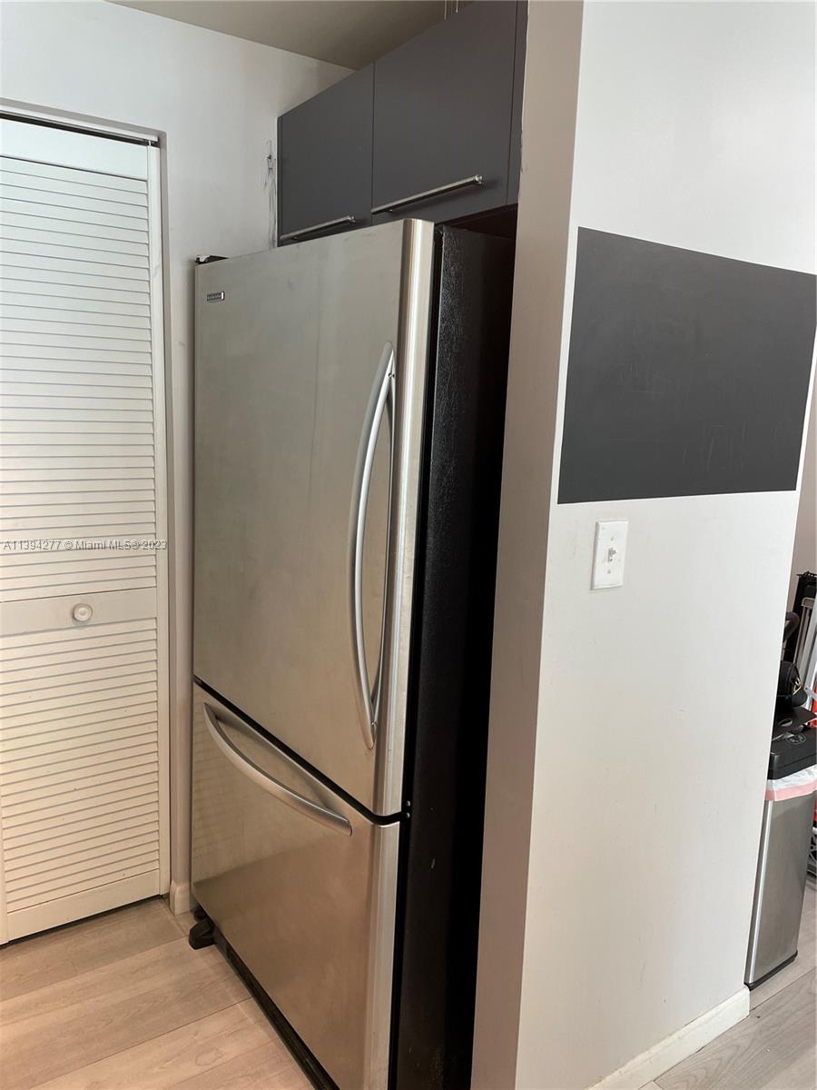 253 NE 2nd St Unit: 2304