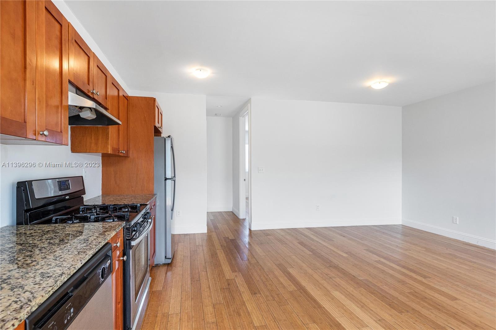 7950 Tatum Waterway Dr Unit: 14