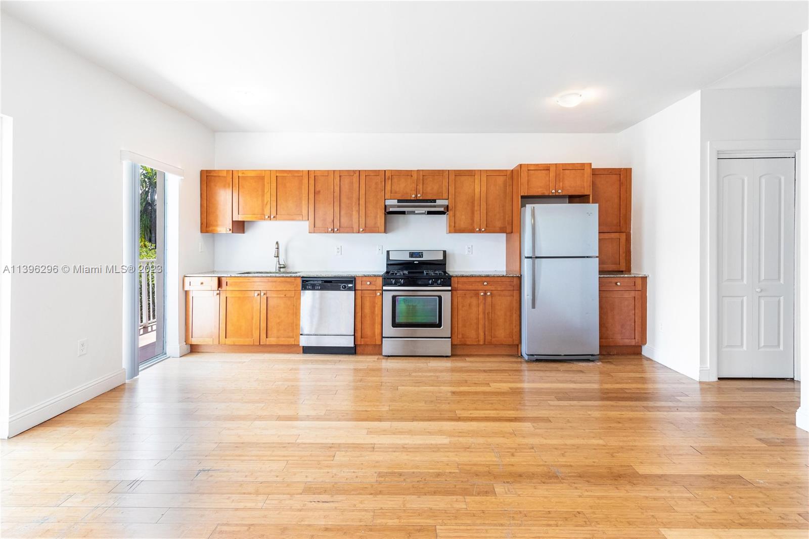 7950 Tatum Waterway Dr Unit: 14