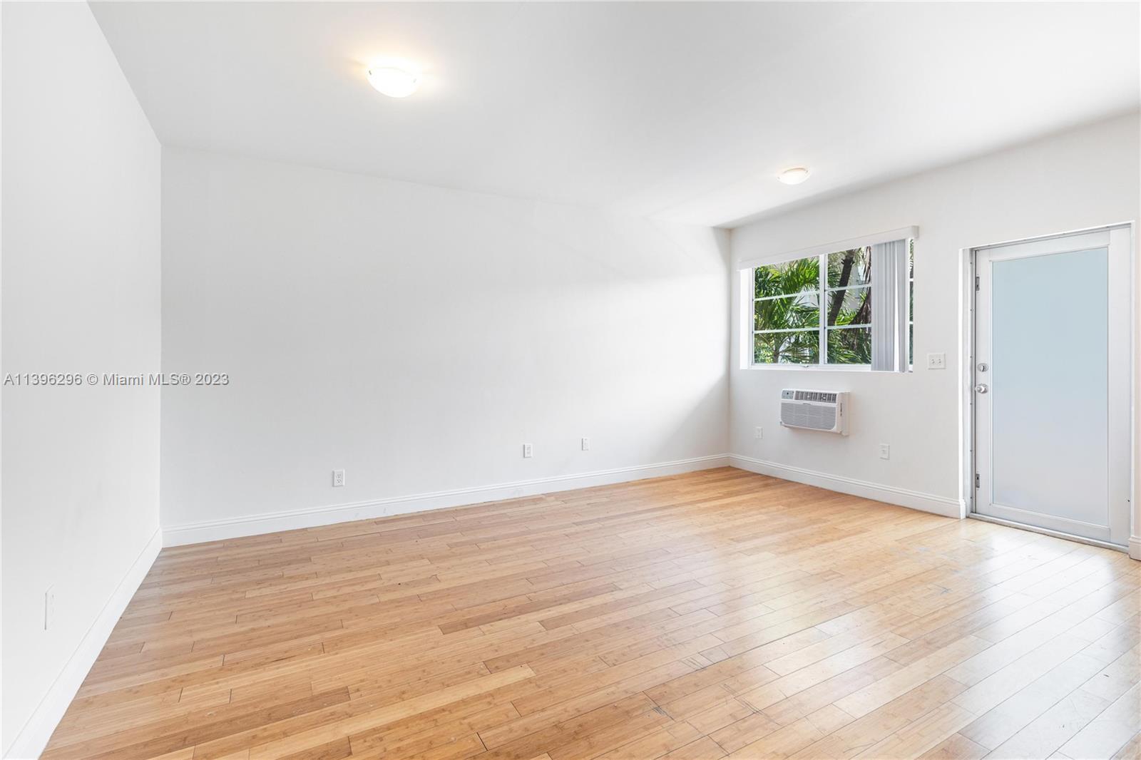 7950 Tatum Waterway Dr Unit: 14