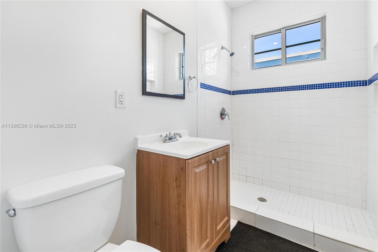 7950 Tatum Waterway Dr Unit: 14