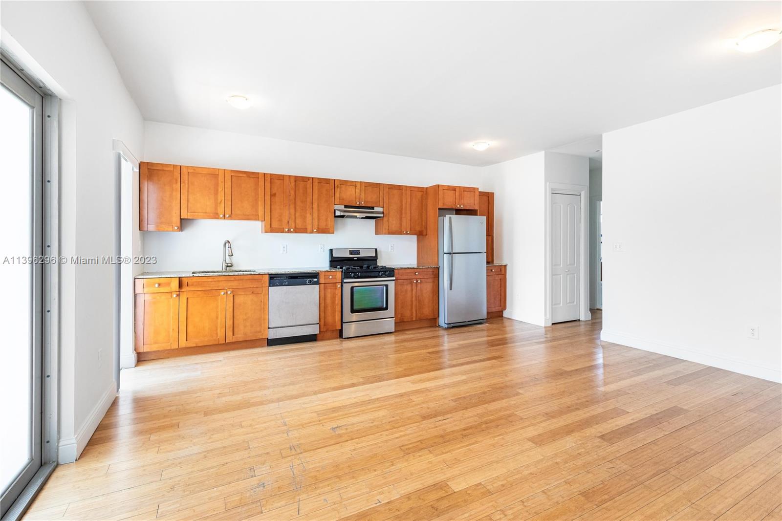 7950 Tatum Waterway Dr Unit: 14
