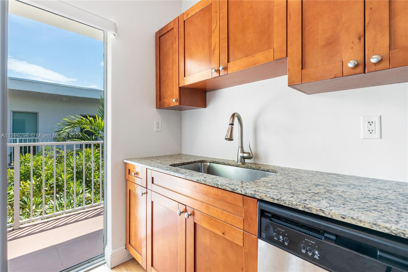 7950 Tatum Waterway Dr Unit: 14