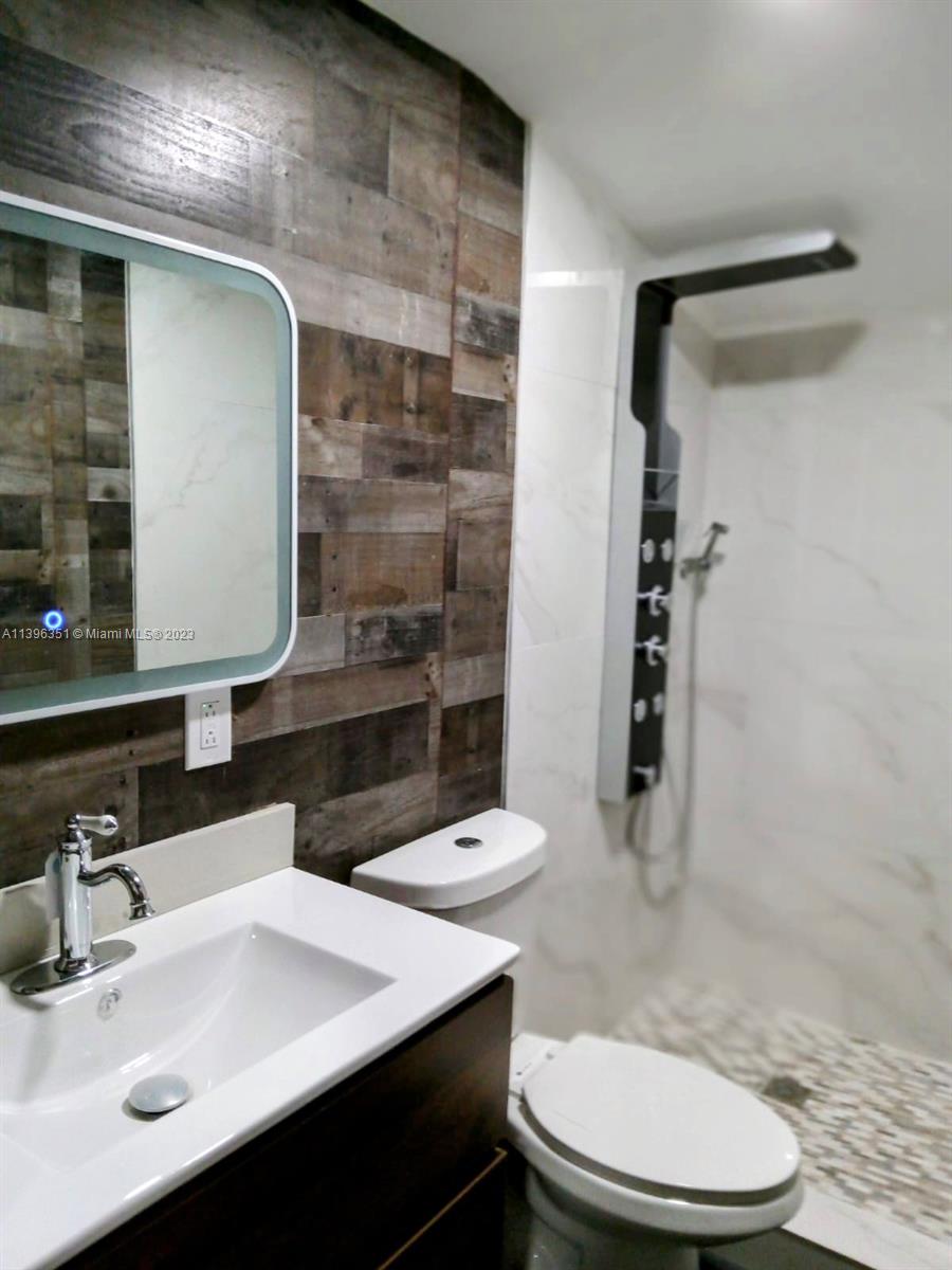2720 NW 29th St