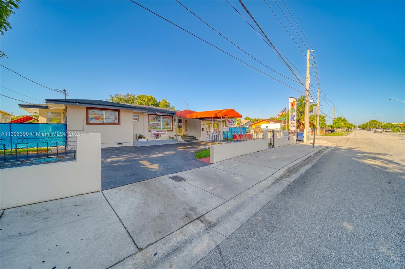 Daycare WITH REAL ESTATE For Sale in Hialeah