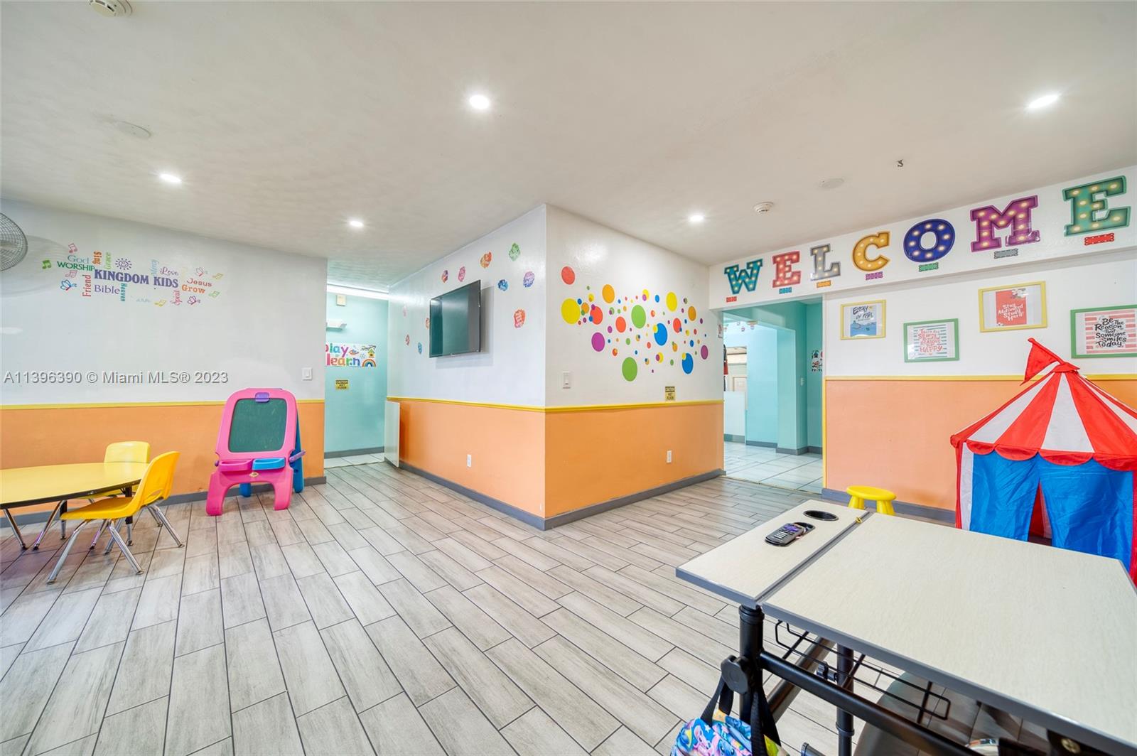 Daycare WITH REAL ESTATE For Sale in Hialeah