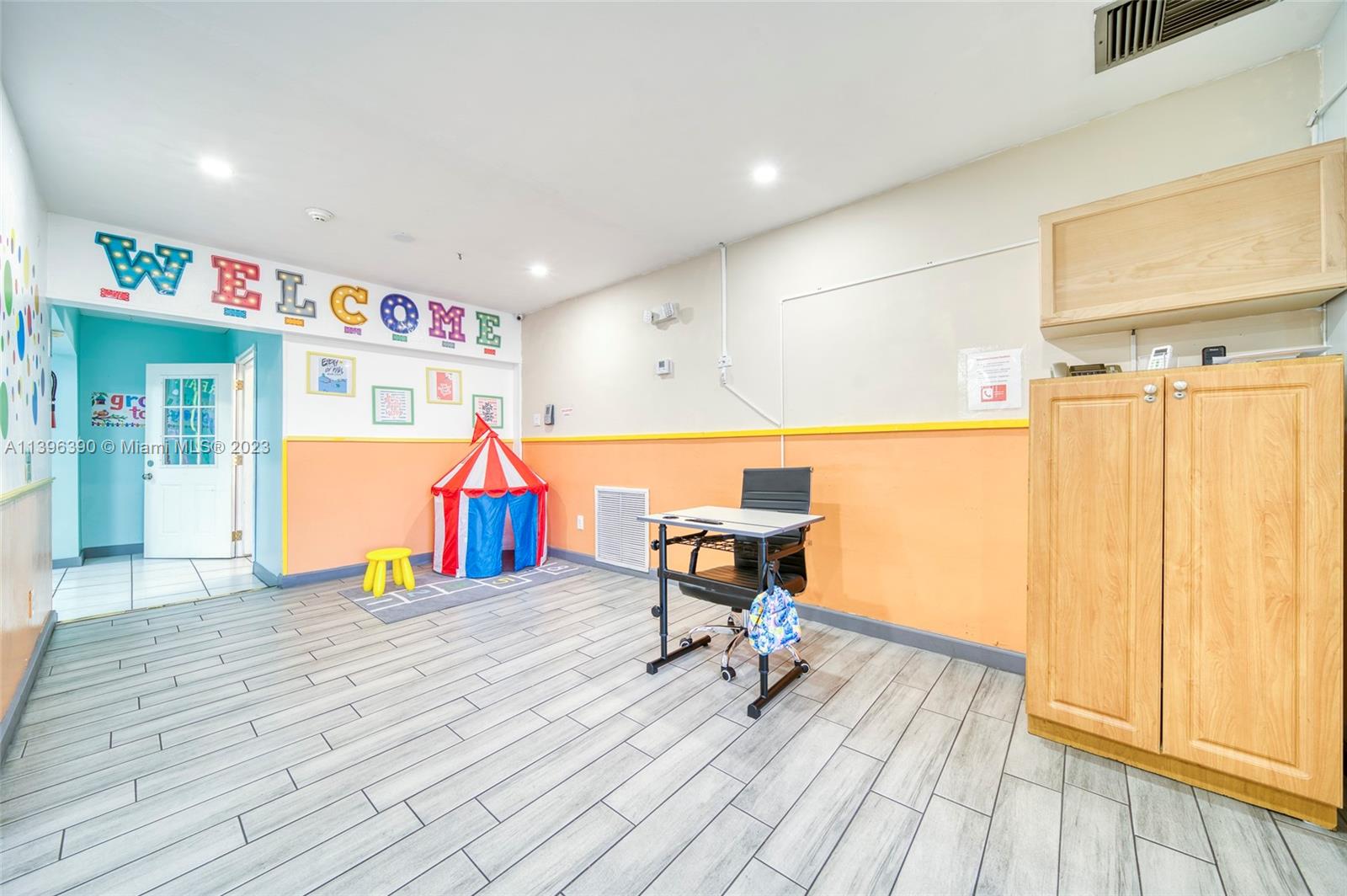 Daycare WITH REAL ESTATE For Sale in Hialeah