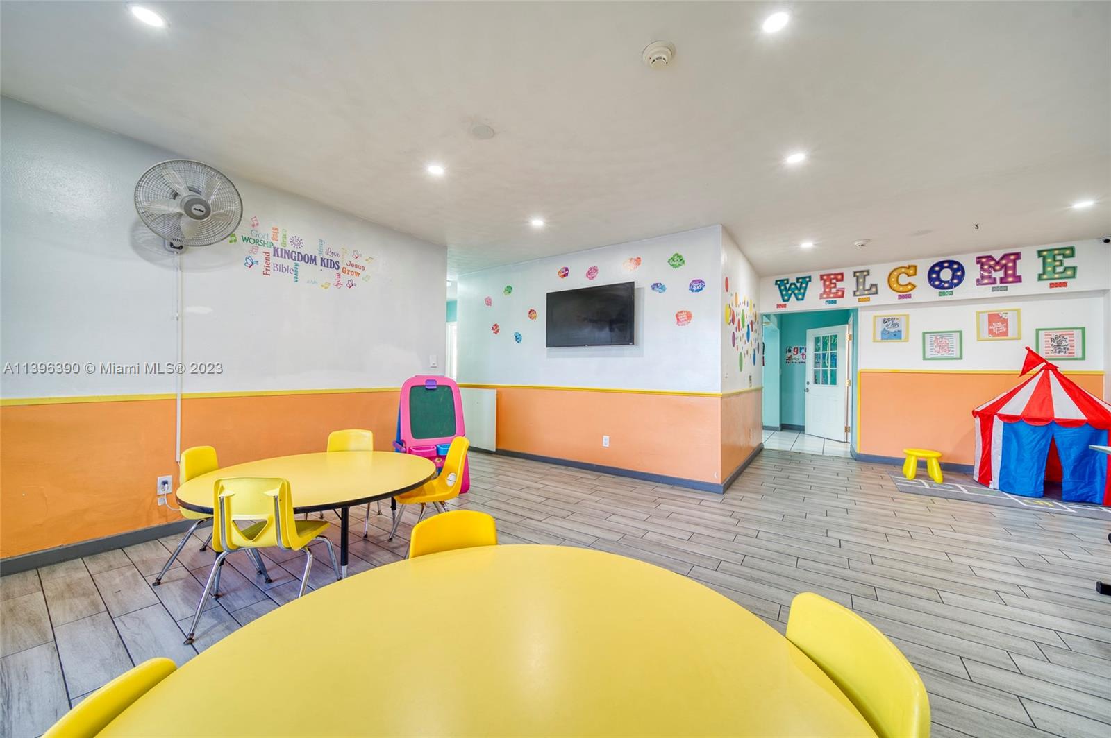 Daycare WITH REAL ESTATE For Sale in Hialeah