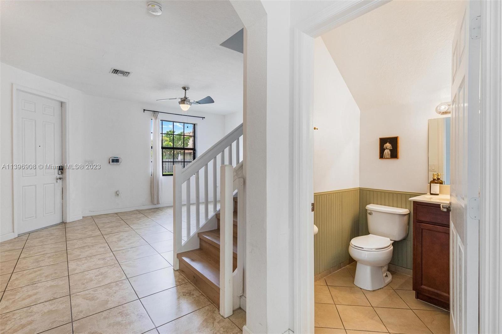 749 SE 32nd Ter Unit: 749