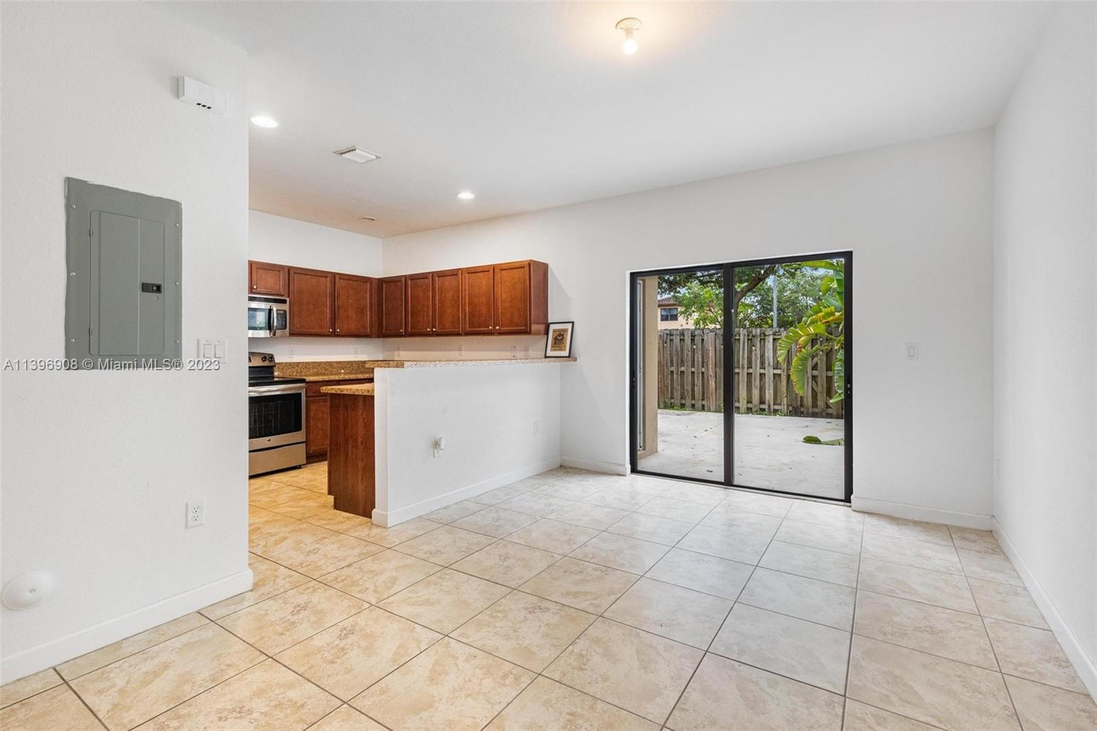 749 SE 32nd Ter Unit: 749