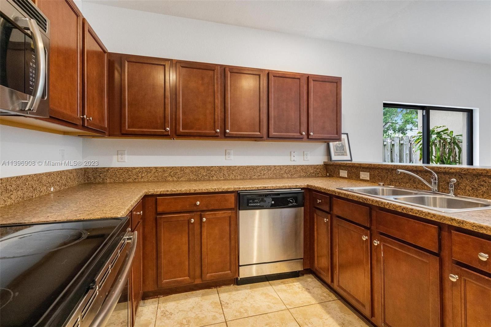 749 SE 32nd Ter Unit: 749