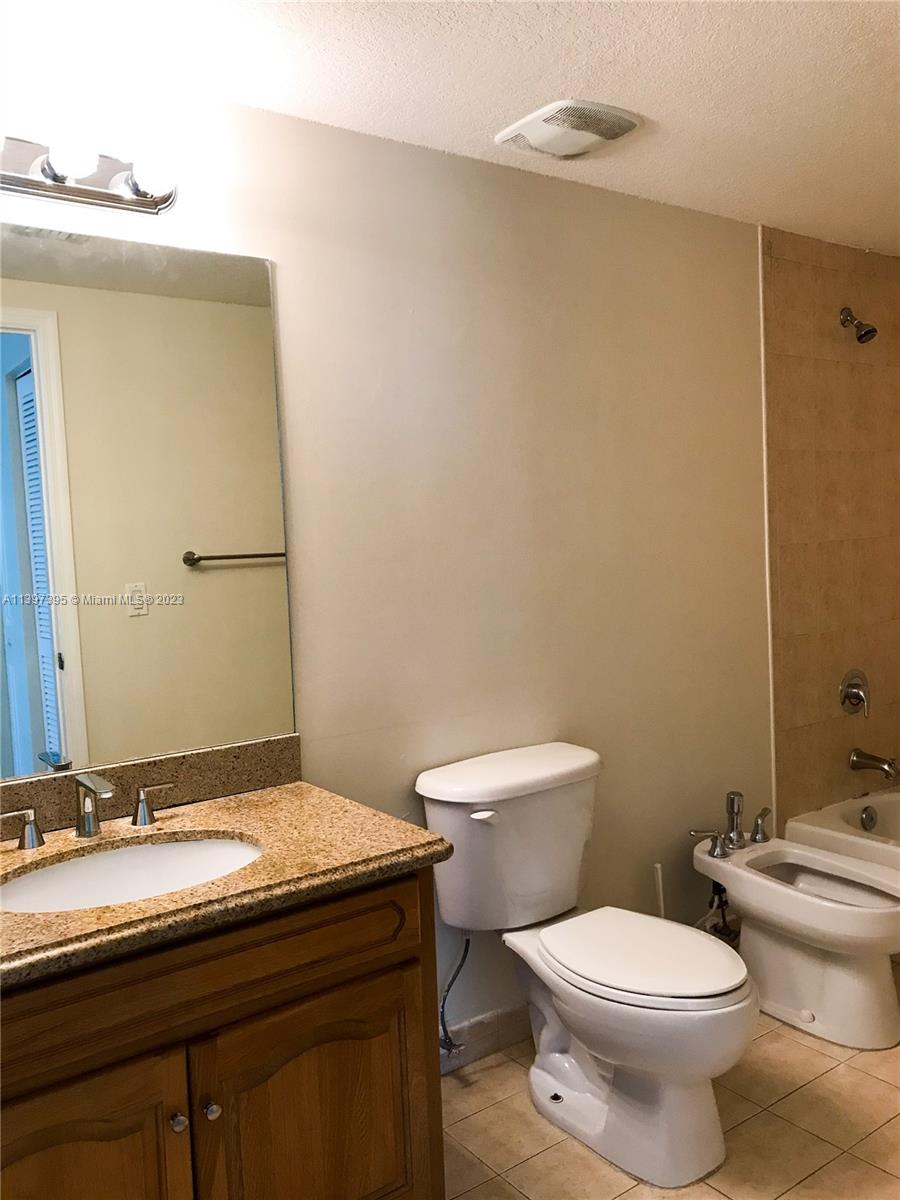 4242 NW 2nd St Unit: 1211