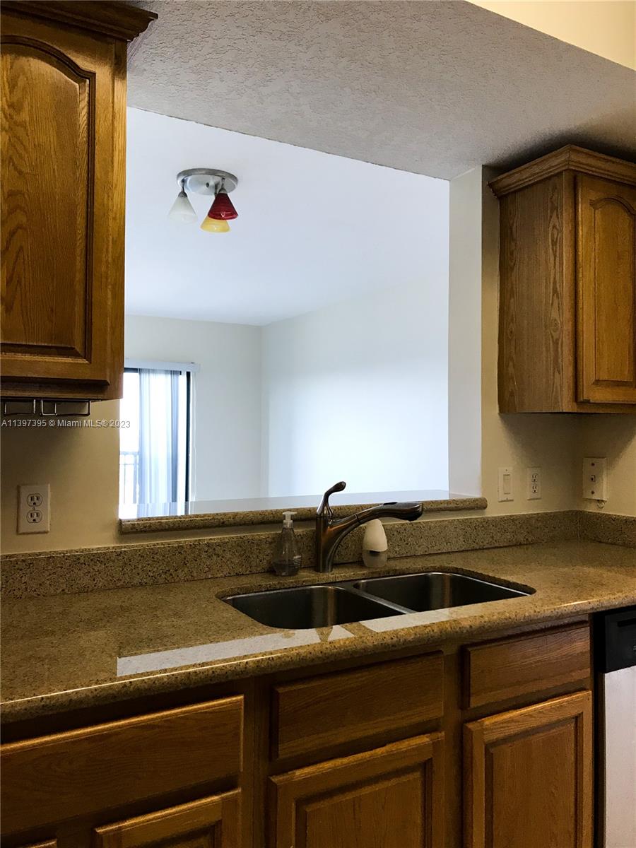 4242 NW 2nd St Unit: 1211