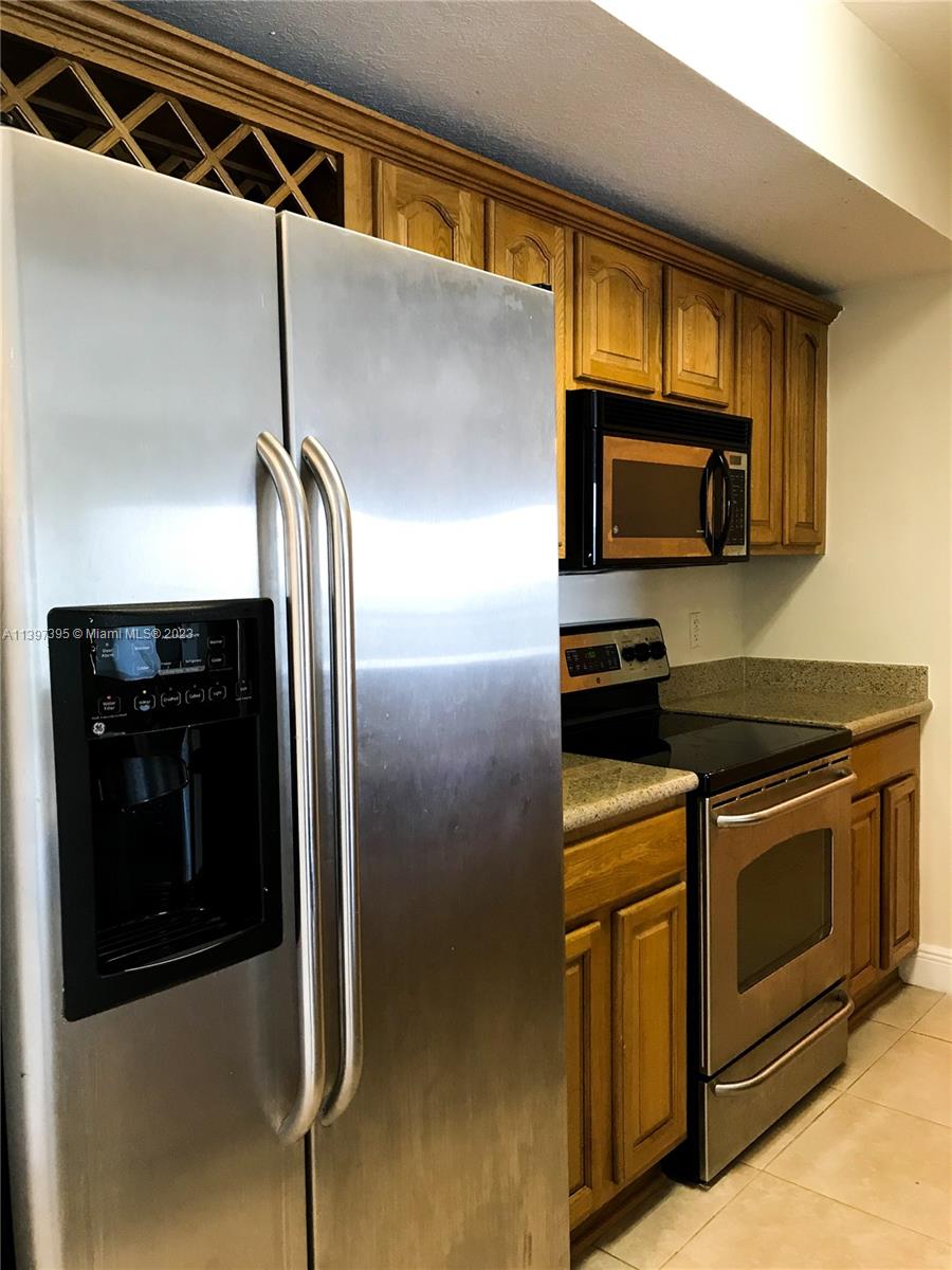 4242 NW 2nd St Unit: 1211