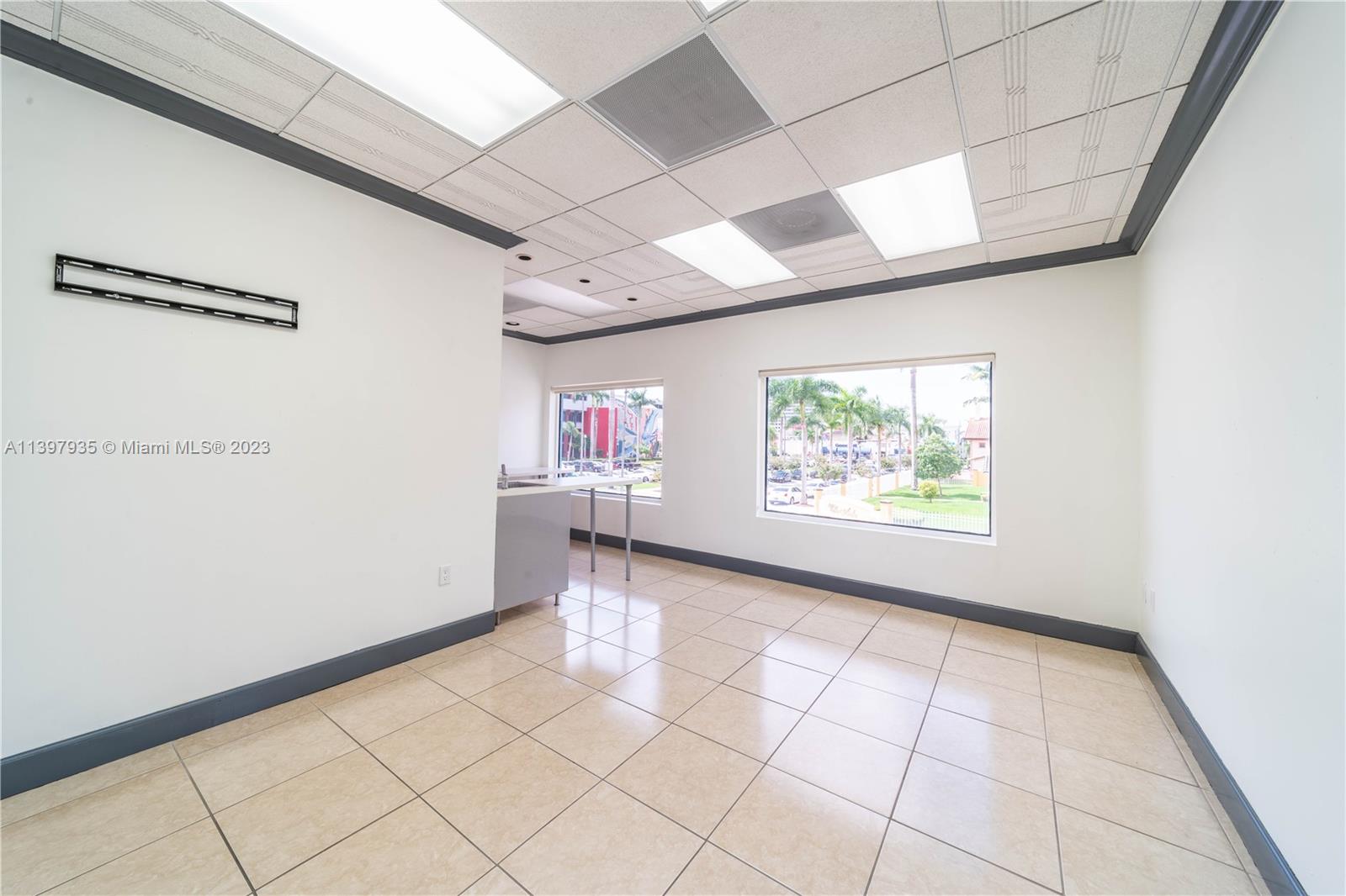 600 Palm Unit: A